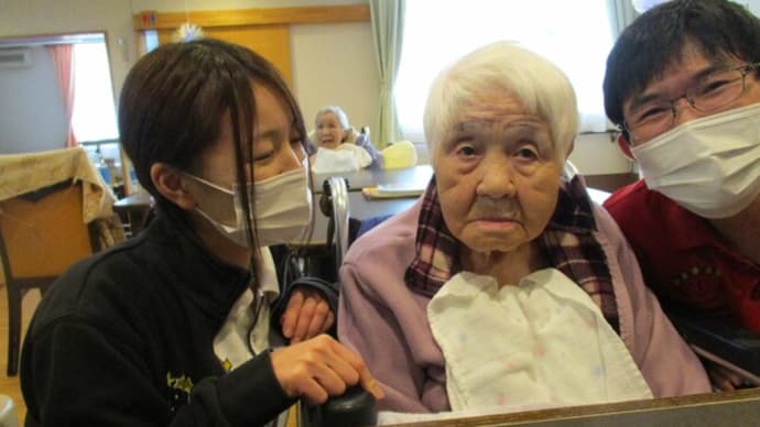 白梅の森 鶯宿ユニット内のお誕生会