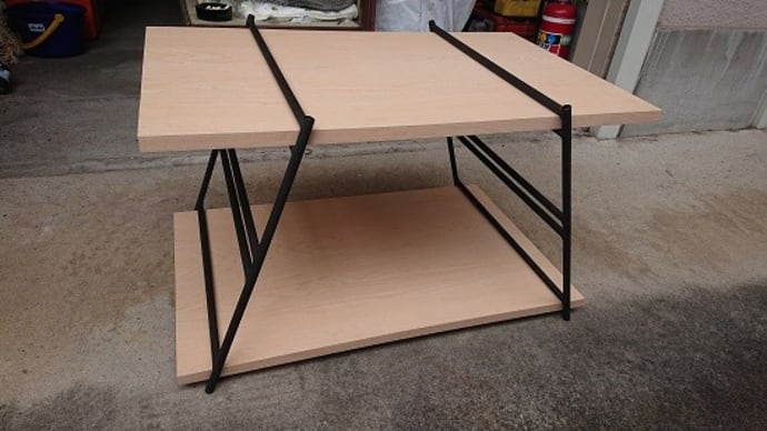 テキーラレッグの棚板の作成、って、切っただけ(笑)