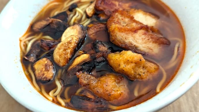 藤原製麺【行者ニンニクパウダー入りスタミナラーメン醤油味】 焦がしニンニク&唐揚げトッピングのスタミナラーメンに!