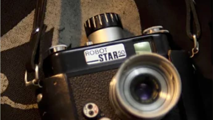ROBOT STAR50は24x24フォーマットのフィルムカメラ