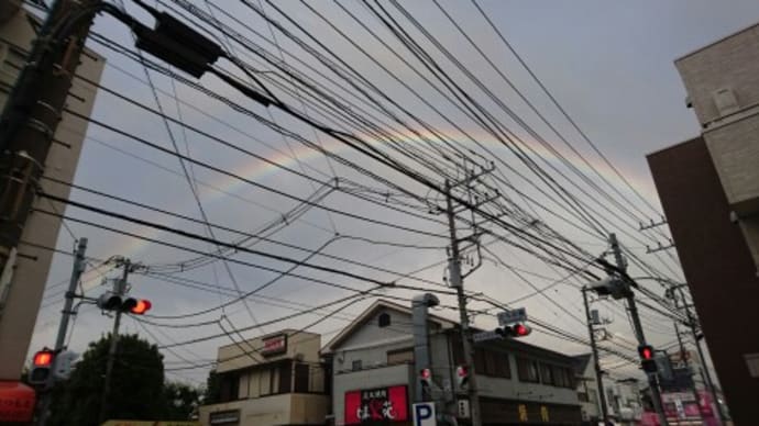 虹と電線