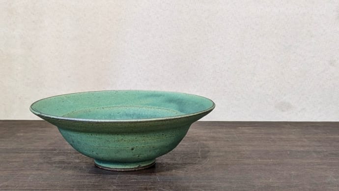 矢嶋ヨーコ洋一さんのピスタチオグリーンのリムボウル rim bowl