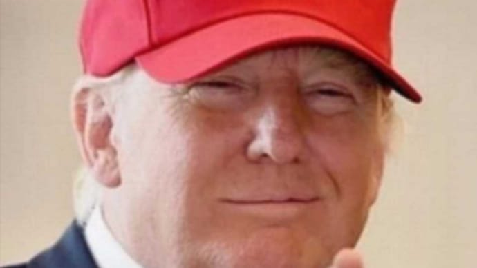 トランプの帽子その象徴的なデザインと世界的影響