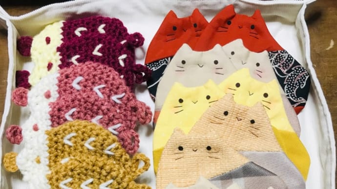 にこにこハリネズミとぺったんこ小物入れ