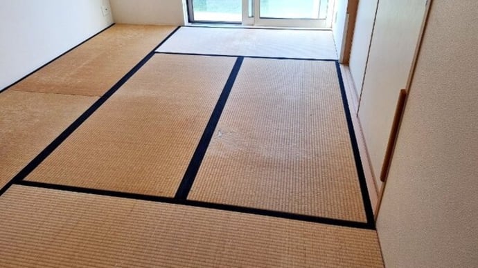 ダイケン銀白市松カラーを使用した15㎜厚薄畳入れ替え工事