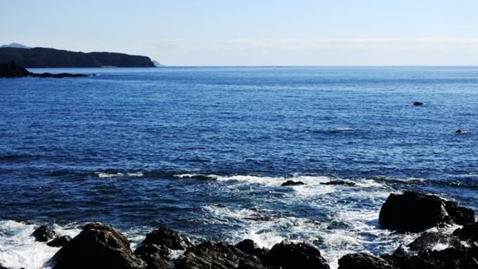 R321の風景~冬の海と道標