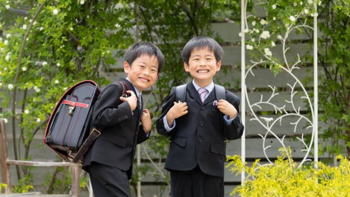 -入学記念*ぼくたち双子*薔薇満開*写真撮影*仙台市泉区向陽台の一軒家貸切フォトスタジオ*富谷市-