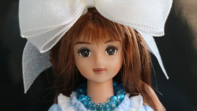 カレンダーガールナオミxLCドレスコレクションエプロン付きワンピース