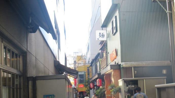 小粋な路地に11月20日オープンした麺処こはる!あれから一カ月、落ち着いた頃を見計らい!