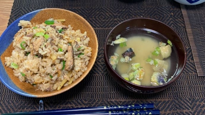 日曜日のブランチは鯖の炊き込みご飯