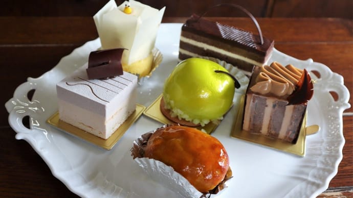 九品仏、『 パーラーローレル 』のケーキ