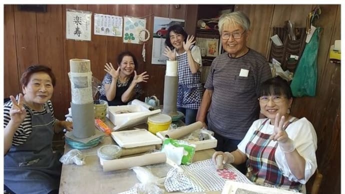 ♪ 8月の陶芸・楽々会は、 暑気払いの鰻ひつまぶしに舌鼓を打ち、 思い思いの陶作品に思いを籠める