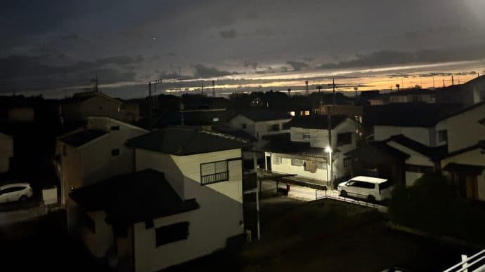 おはようございます(今朝の朝焼け)