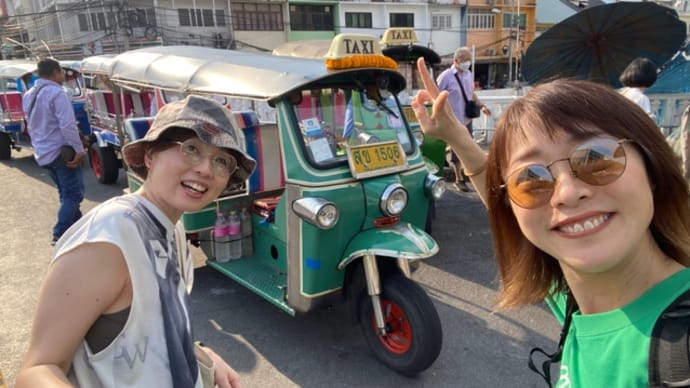 タイ衣装を着てワットアルンへ♫