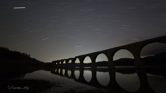 タウシュベツ川橋梁と星空