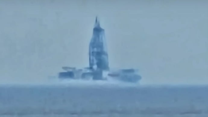 「何を行っているのであろうか?!」・・・「地球深部探査船・ちきゅう」と「米軍」が「駿河湾沖」で「謎の協同作業!」・・・。