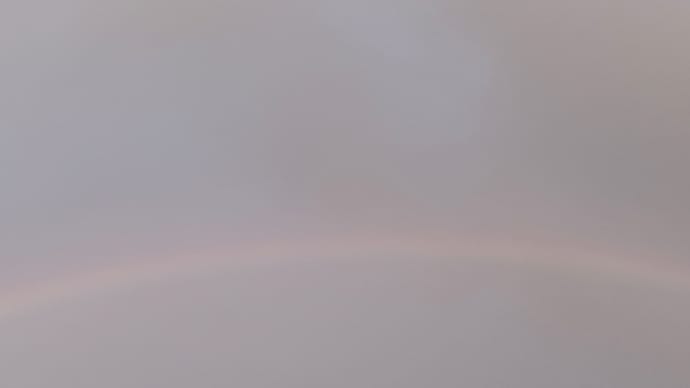 青空に雨、そして虹