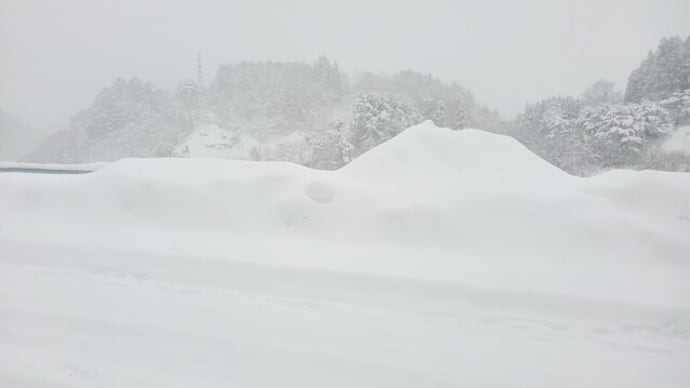 今日も雪かきに追われてる日だ。Loudnessから始まるつもりけどね