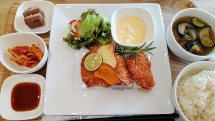 カフェサロンえみりあ