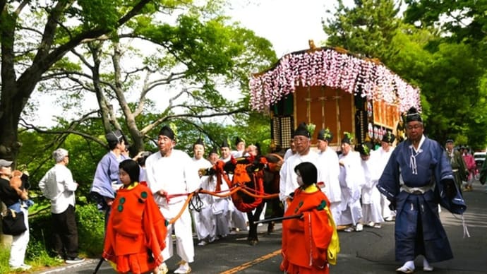 葵祭・路傍の儀 ② ~新緑の加茂街道にて