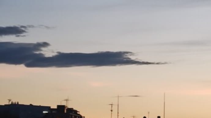 神無月七日。南西の空に夕月