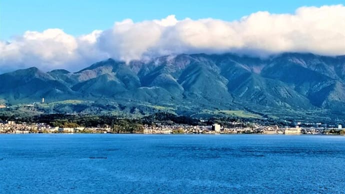 卯月16日sunday、一転明るく空気澄、山肌スッキリ