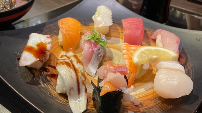 サービスにぎり10貫と天丼、海鮮丼@魚銀 湊町本店