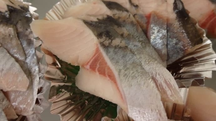 枝幸「春にしん」寿都「トロほっけ」「サクラマス」神恵内「天然ひらめ」三重「天然ぶり」自家製「なまら手作り塩辛」!!刺身と手作り干物の専門店「発寒かねしげ鮮魚店」