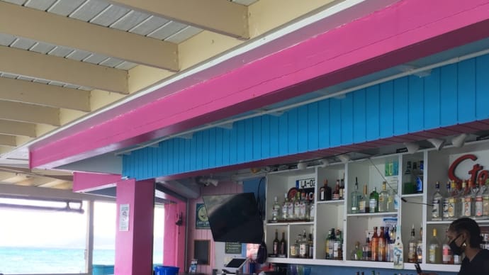 海を眺めてランチ Shoreline Bar&Grill