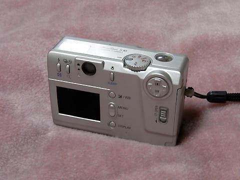 Canon Powershot S10 - 都市徘徊blog Canon Powershot S10 - 都市徘徊blog