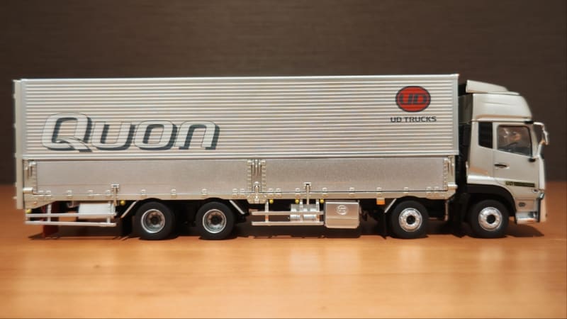 UDトラックス クオン ハイルーフ 1/43 新品 未開封品 8×4 Quon UDトラックス クオン ハイルーフ 1/43 新品 未開封品 8×4 Quon