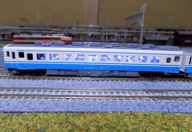 TOMIXの92063 JRキハ58系ディゼルカー「よしの川」を TOMIXの92063 JRキハ58系ディゼルカー「よしの川」を