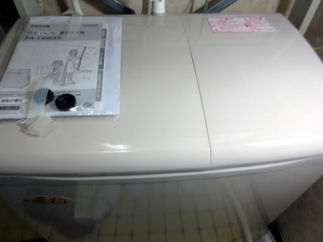 12年前と同じ機種を納品です。日立PA-T45K5自動2槽式洗濯機 12年前と同じ機種を納品です。日立PA-T45K5自動2槽式洗濯機