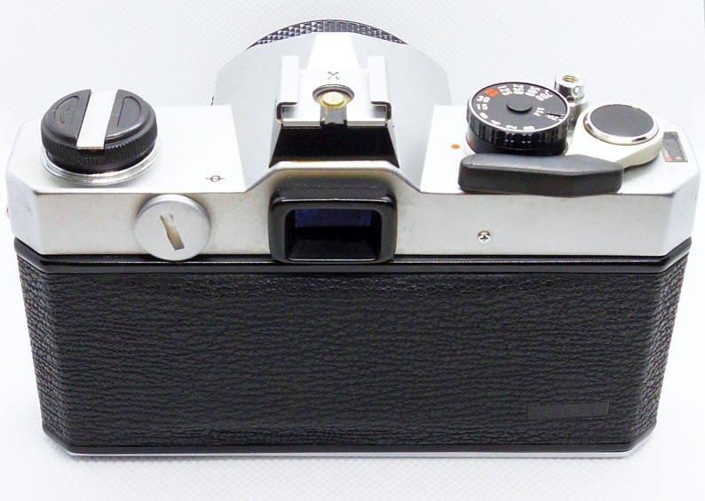 中途半端なシャッター速度を持つコンパクト一眼レフ FUJICA