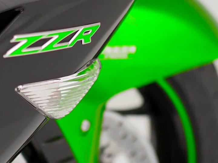ZX-14R/ZZR1400 2016年モデル発表♪ - ZZR1400 PHANTOM Ninja 黒影