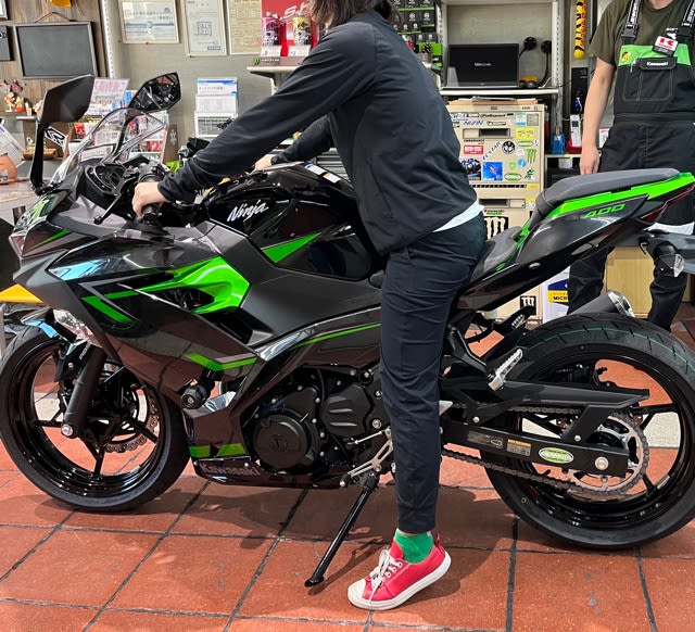 【在庫処分】 NINJA250・NINJA400ローダウンシート ふちどり パーツ