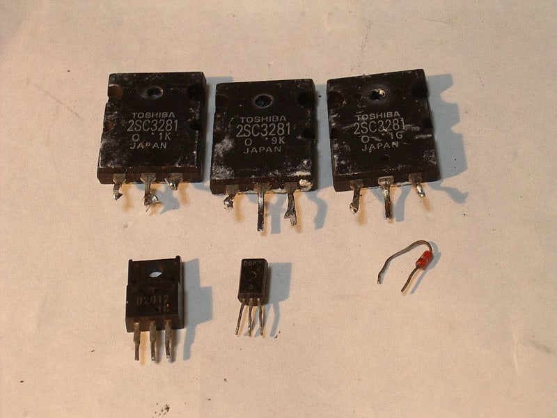 ダイヤモンド 30A 安定化電源GS-3000Vの修理 - gooおっさんの ダイヤモンド 30A 安定化電源GS-3000Vの修理 - gooおっさんの