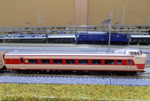 TOMIXの92730他 国鉄381系特急電車基本セット・・・「し