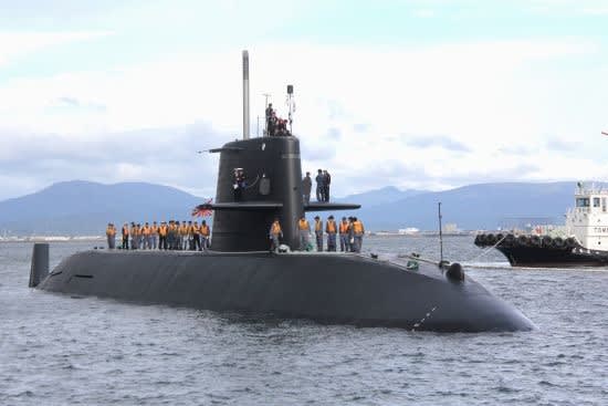 海上自衛隊潜水艦 “うずしお” 、 函館港に寄港．．． - 残しておきたい今日の１枚