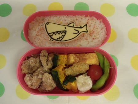 海苔切りで カブトムシ弁当とサメ弁当 おべんと日記 海苔切りで カブトムシ弁当とサメ弁当 おべんと日記