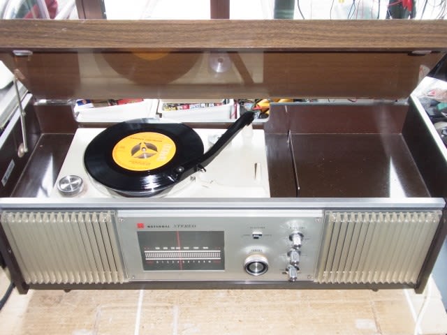 ナショナル テーブル ステレオ SE-1300 - テレビ修理-頑固親父の ナショナル テーブル ステレオ SE-1300 - テレビ修理-頑固親父の