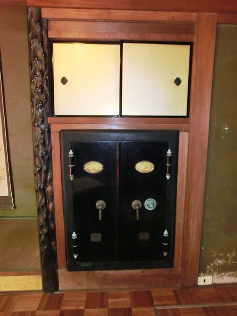 昔の金庫