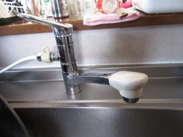フジ医療器アルカリイオン整水器 + TOTO台付きシングルレバー水 フジ医療器アルカリイオン整水器 + TOTO台付きシングルレバー水