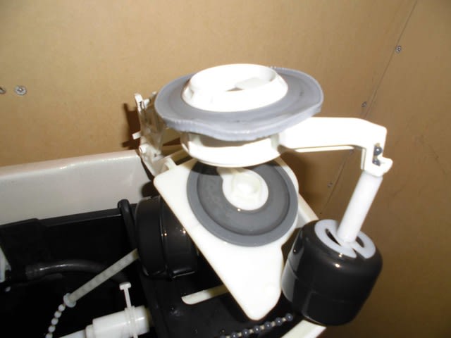 千葉県市川市 TOTO トイレタンク SH61BA 便器 千葉県市川市 TOTO トイレタンク SH61BA 便器