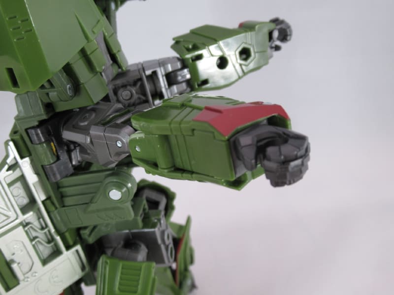 TFレガシーエヴォリューション リーダークラス スカイクエイクを