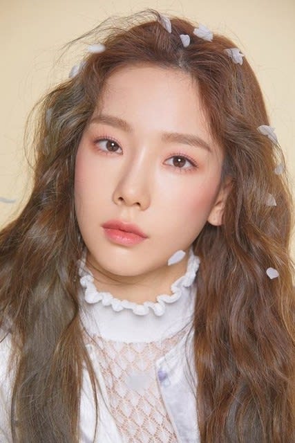 Amazon.co.jp: 少女時代 テヨン TAEYEON 15周年記念 グッズ MD