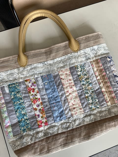 カテドラルウィンドウのハンドバッグ Cathedral Window Handbag