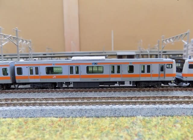 KATOの10-541/542 E233系中央線6両基本/4両増結セット KATOの10-541/542 E233系中央線6両基本/4両増結セット