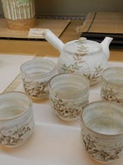 京焼・清水焼の老舗「雲楽窯」。珍しい轆轤（ろくろ）成型の急須