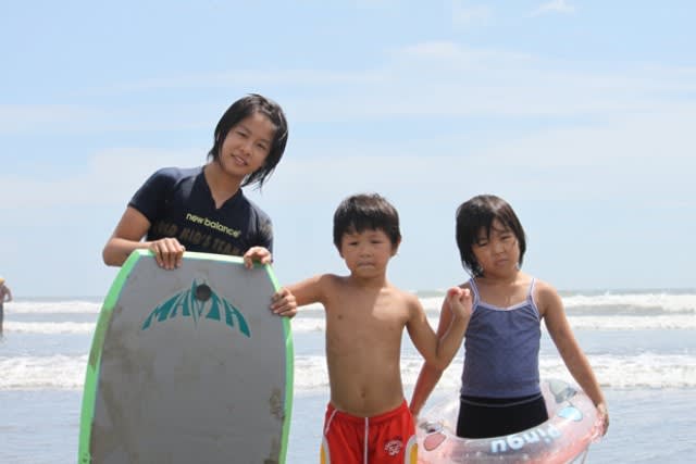 中学生　海水浴 